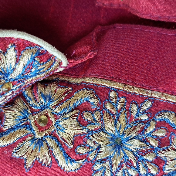 Embroidered Kurta Red Shirt - Picture 7 of 11